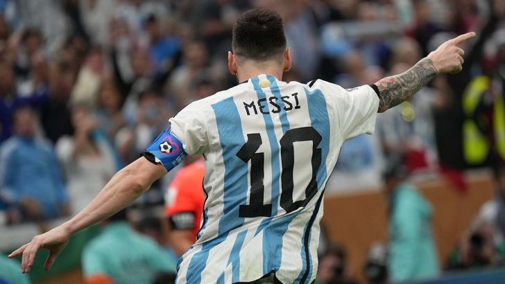 Barcelona 7/10 favourites to re-sign Messi